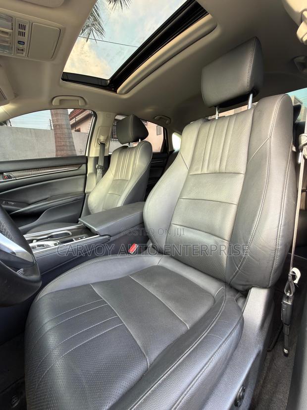Honda Accord Sport (2.0L 4cyl Turbo 6M) 2019 White