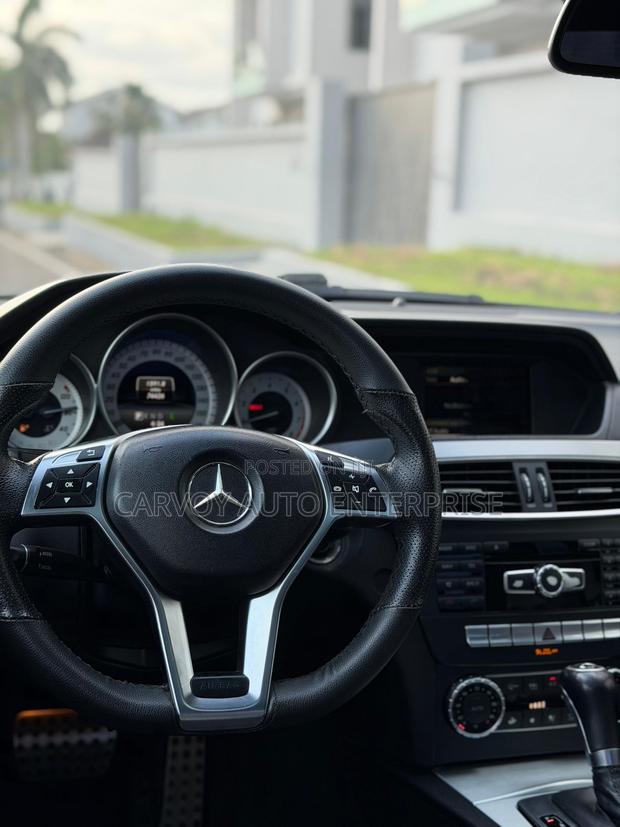 Mercedes-Benz C250 2014 Black