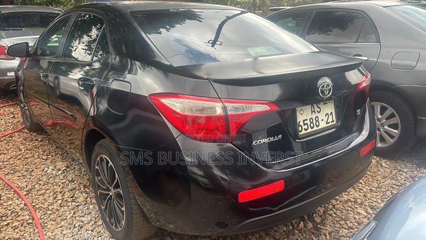 Toyota Corolla LE 4dr Sedan (1.8L 4cyl CVT) 2014 Black