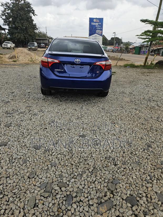 Toyota Corolla 2016 Blue