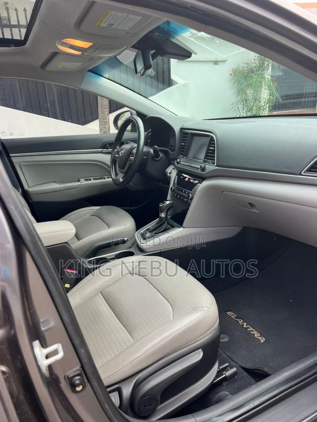 Hyundai Elantra Limited 2018 Gray