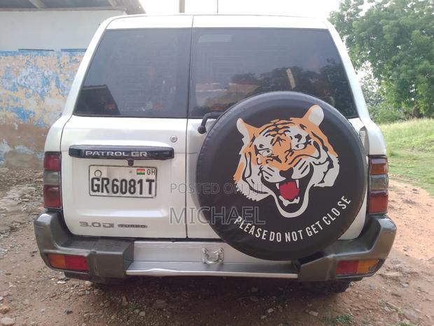 Nissan Patrol 2001 White