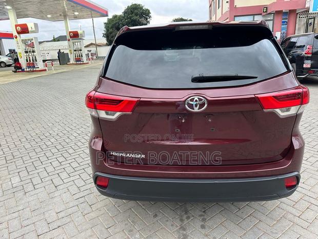 Toyota Highlander LE 4x2 (2.7L 4cyl 6A) 2018 Burgundy