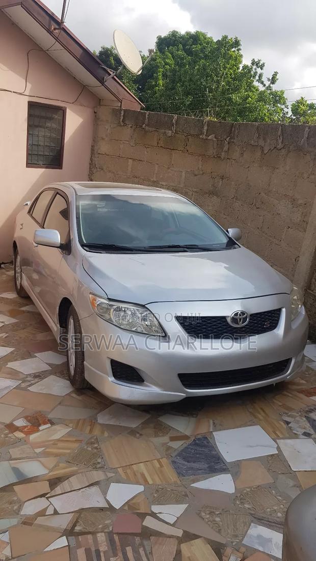 Toyota Corolla 2010 Silver