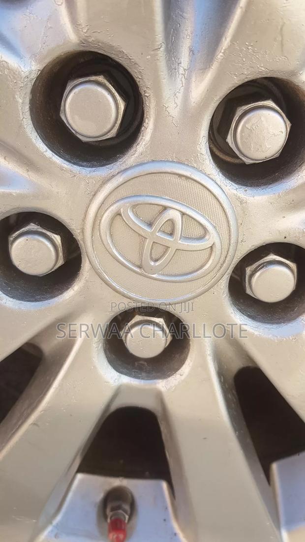 Toyota Corolla 2010 Silver