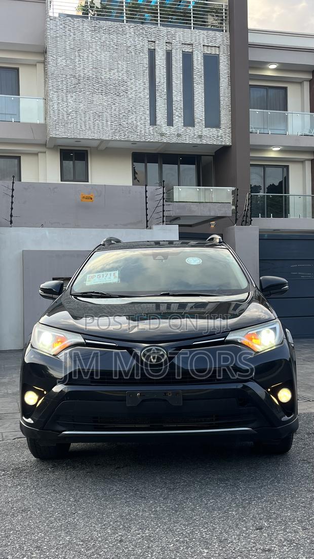 Toyota RAV4 XLE AWD (2.5L 4cyl 6A) 2017 Black