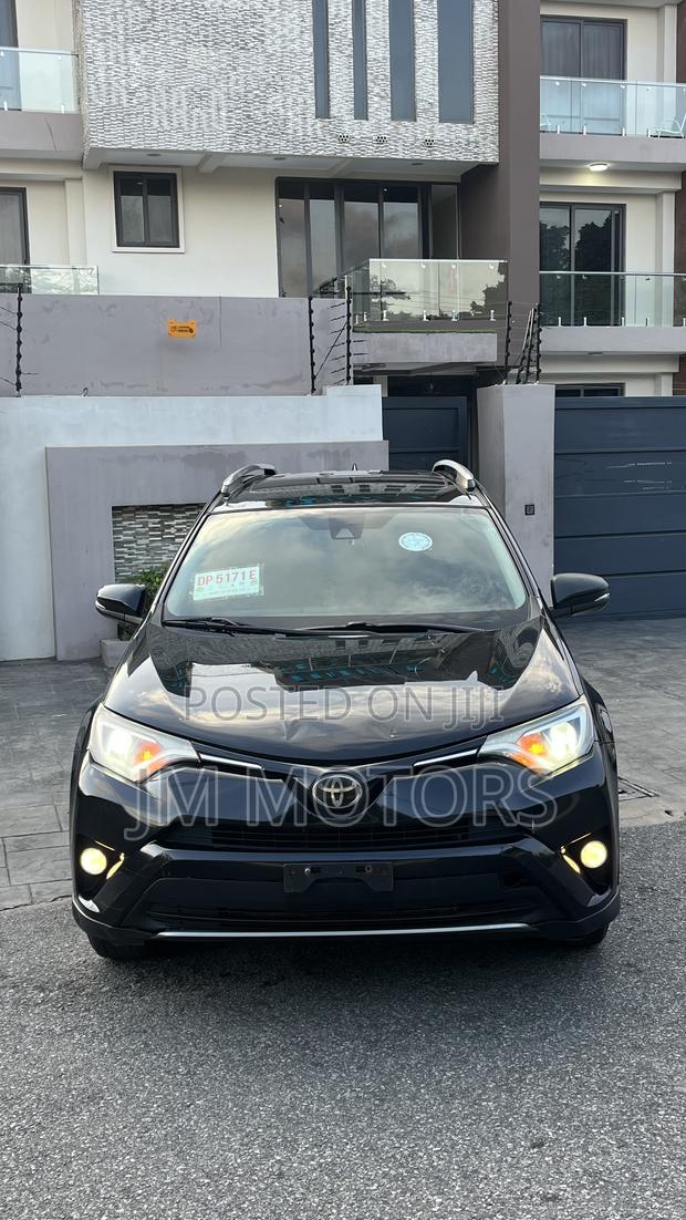 Toyota RAV4 XLE AWD (2.5L 4cyl 6A) 2017 Black