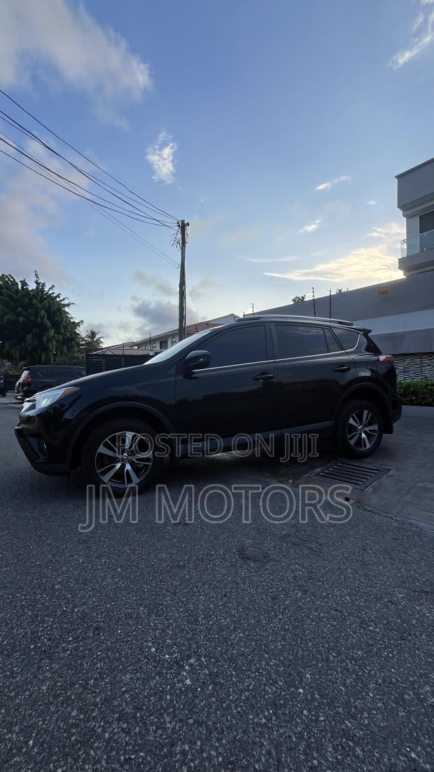 Toyota RAV4 XLE AWD (2.5L 4cyl 6A) 2017 Black