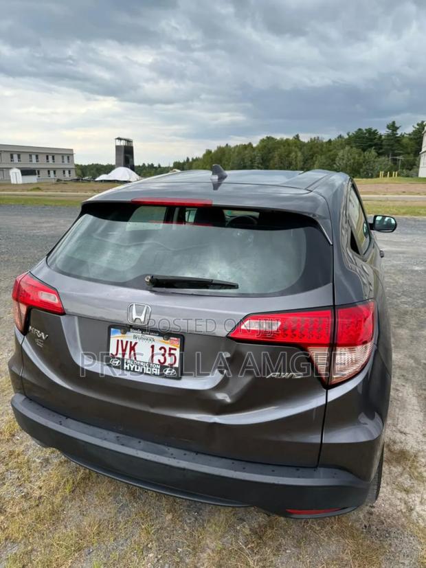 Honda HR-V 4dr SUV (1.5L 4cyl CVT) 2016 Gray