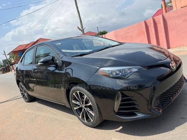 Toyota Corolla SE 4dr Sedan (1.8L 4cyl CVT) 2017 Black