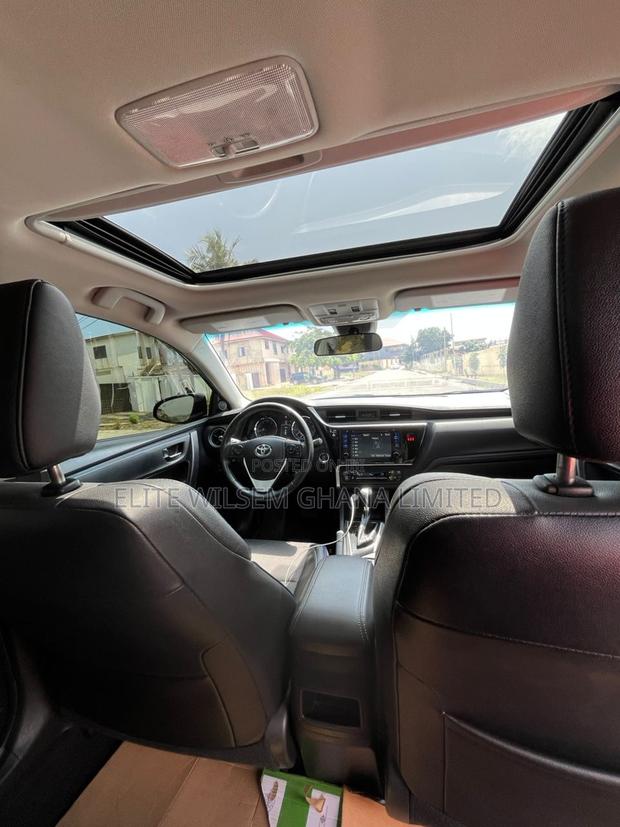 Toyota Corolla SE (1.8L 4cyl 2A) 2019 Gray