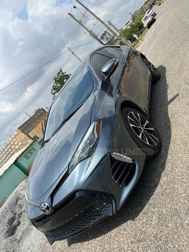 Toyota Corolla SE (1.8L 4cyl 2A) 2019 Gray