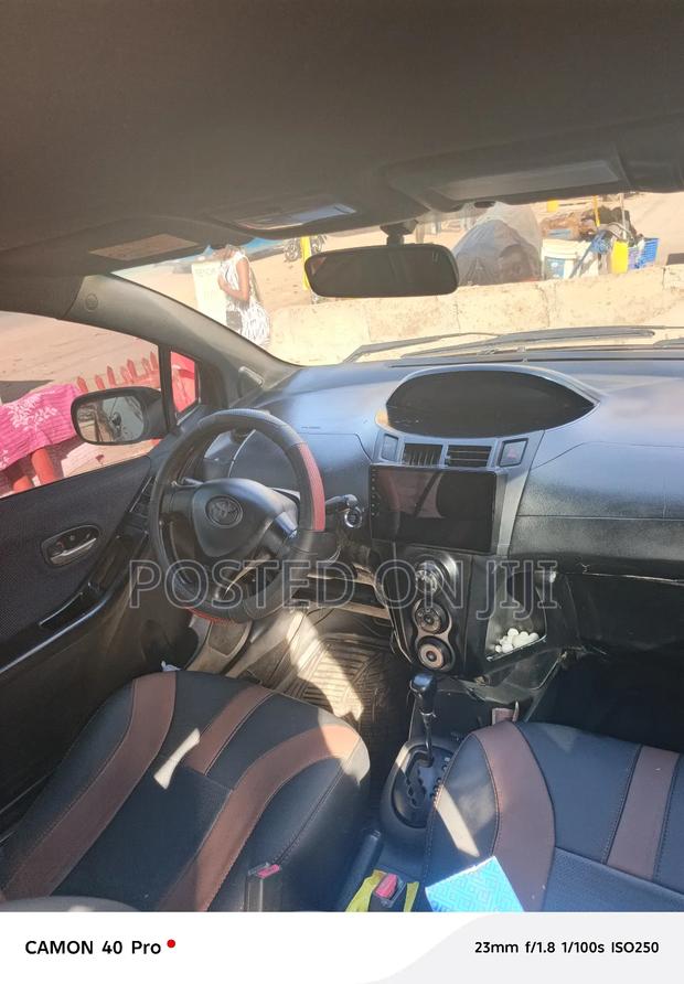 Toyota Vitz 2010 Black