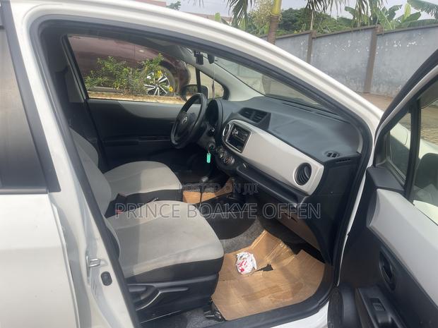 Toyota Vitz 2014 White