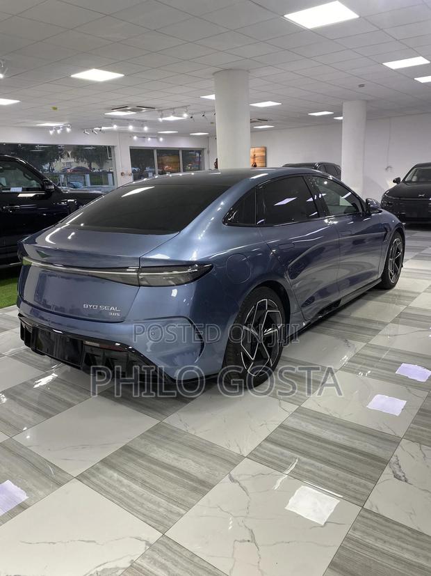 New BYD Seal DM-i 2025 Blue