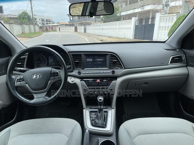 Hyundai Elantra 2017 Black