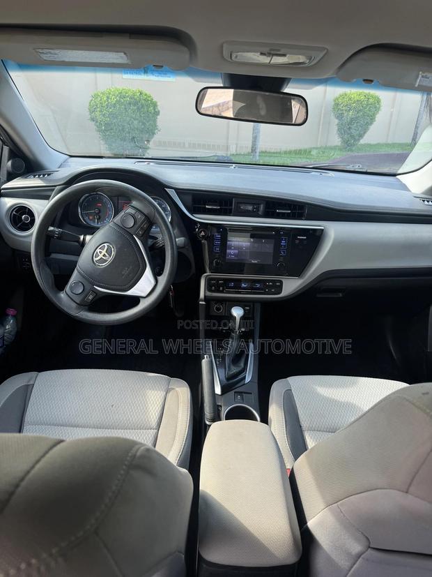 Toyota Corolla LE 4dr Sedan (1.8L 4cyl CVT) 2017 Black