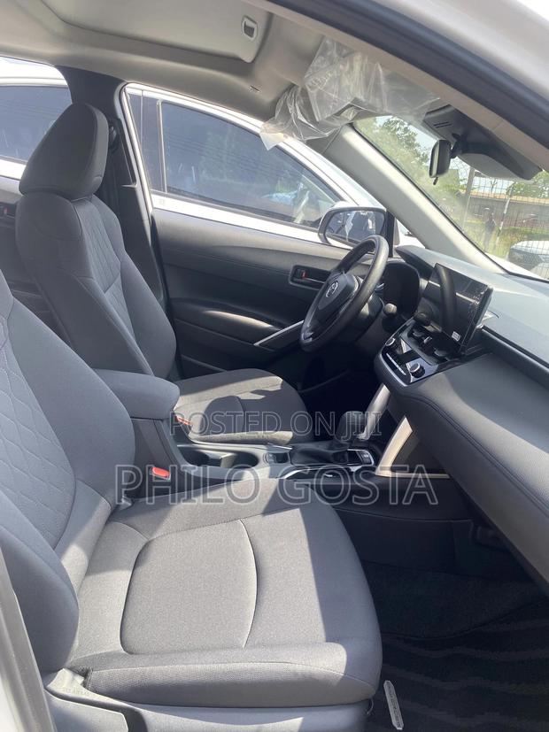 Toyota Corolla Cross 2024 White