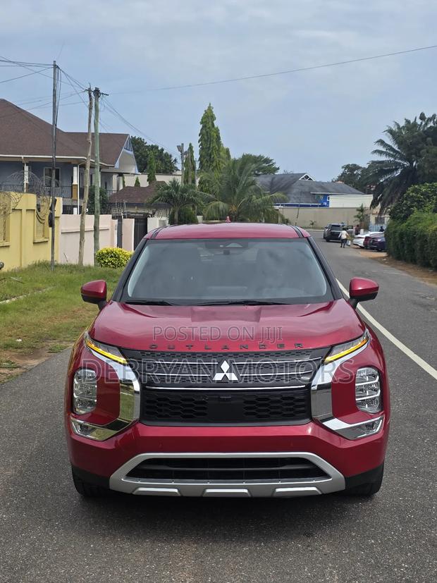Mitsubishi Outlander SE 2024 Red