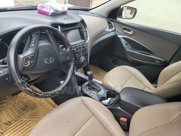 Hyundai Santa Fe SE FWD 2017 White