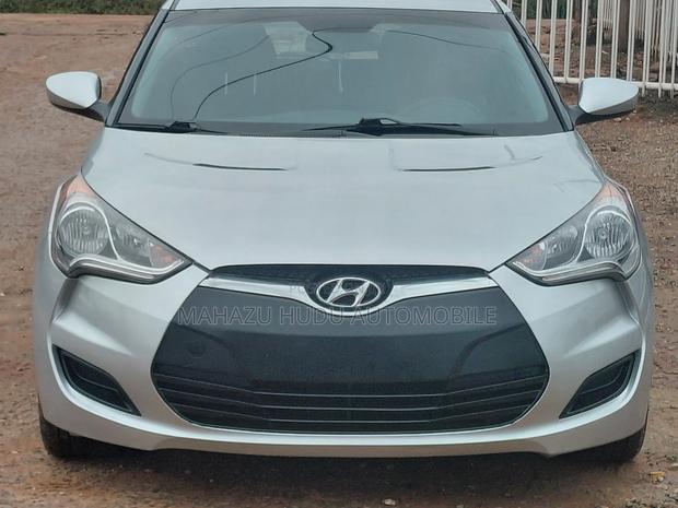 Hyundai Veloster 3dr Hatchback w/Black Interior (1.6L 4cyl 6AM) 2015