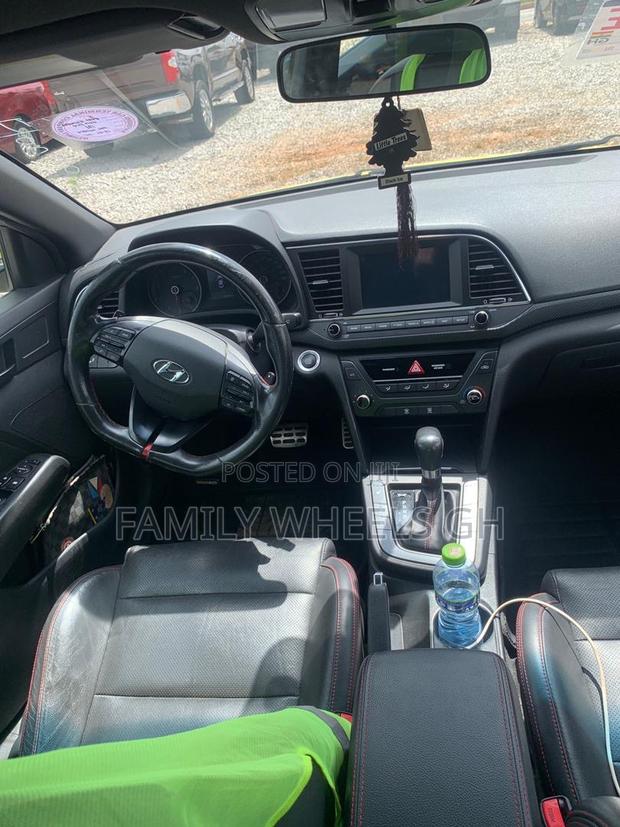 Hyundai Elantra Sport 2018 Gold
