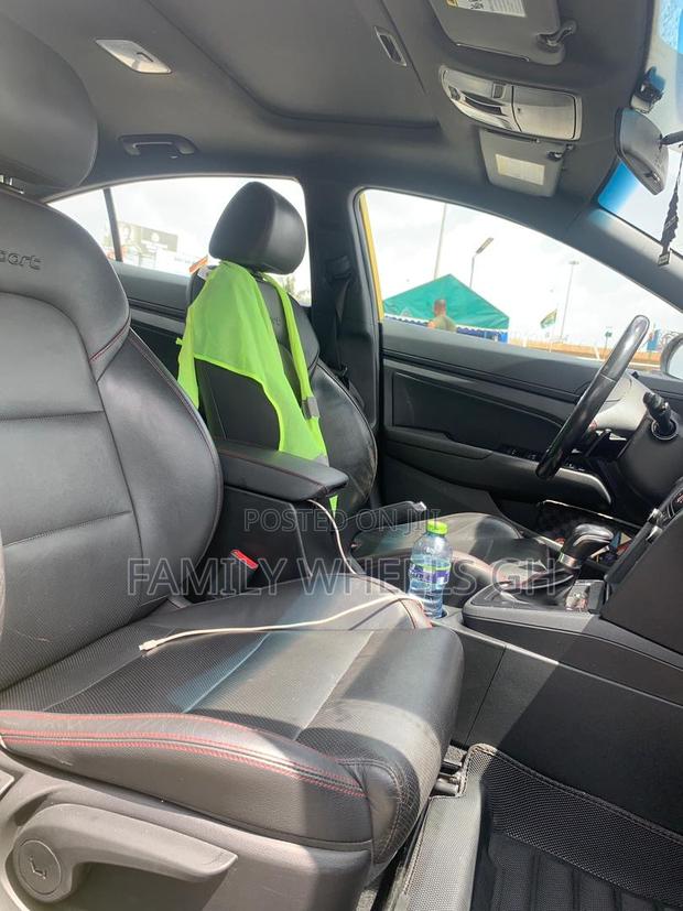 Hyundai Elantra Sport 2018 Gold