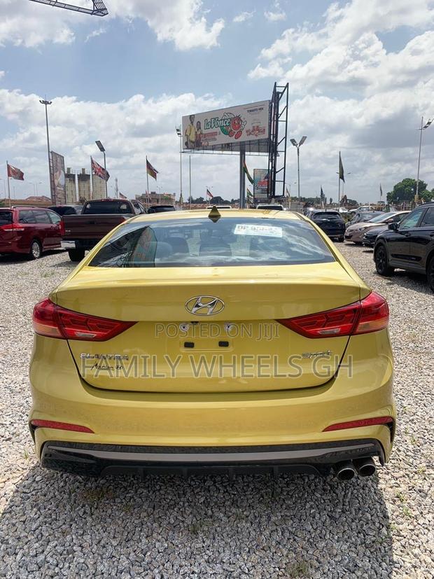 Hyundai Elantra Sport 2018 Gold