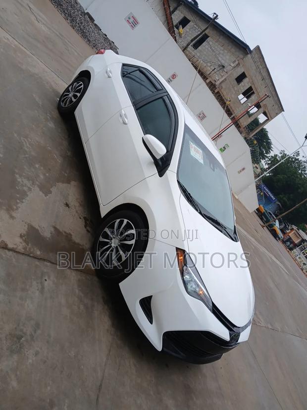 Toyota Corolla LE Eco (1.8L 4cyl 2A) 2018 White