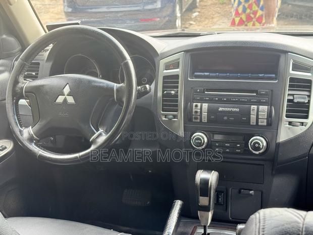 Mitsubishi Pajero V80 3.2 VR-II Diesel Turbo 2015 Brown