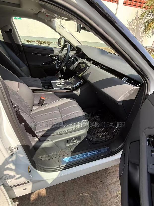Land Rover Range Rover Evoque 2025 White