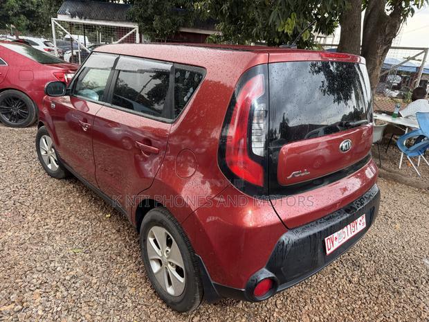 Kia Soul Hatchback 2016 Red