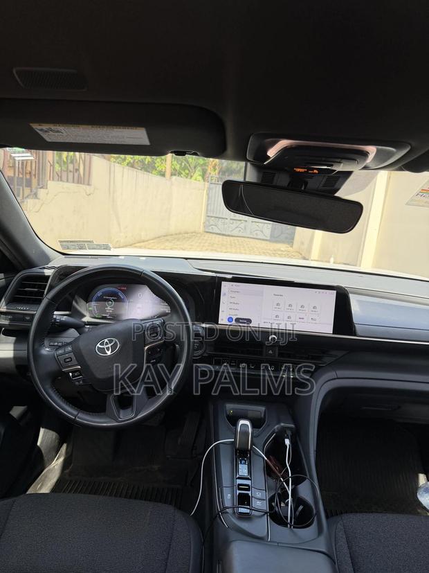 Toyota Crown 2024 White