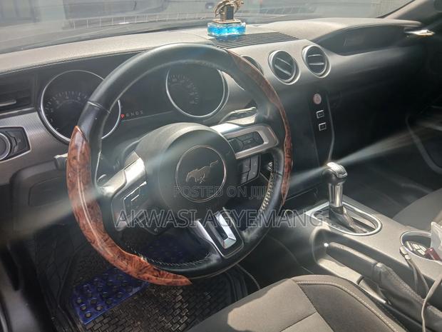 Ford Mustang EcoBoost Premium Fastback 2018 Blue