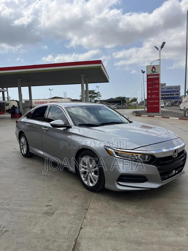 Honda Accord LX 2018 Silver