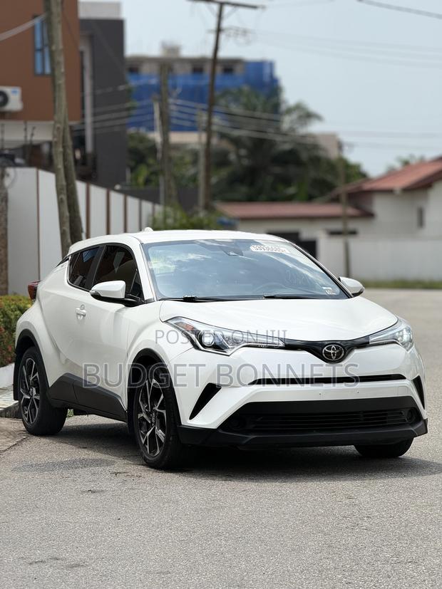 Toyota C-HR XLE FWD 2019 White