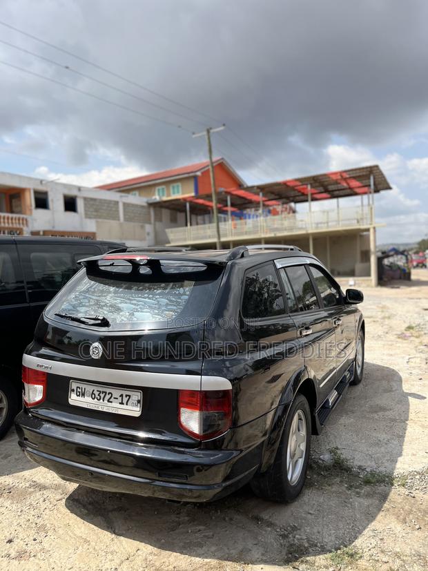 SsangYong Rexton 2010 Black