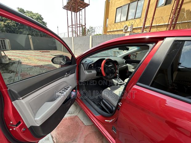 Hyundai Elantra SEL 2020 Red