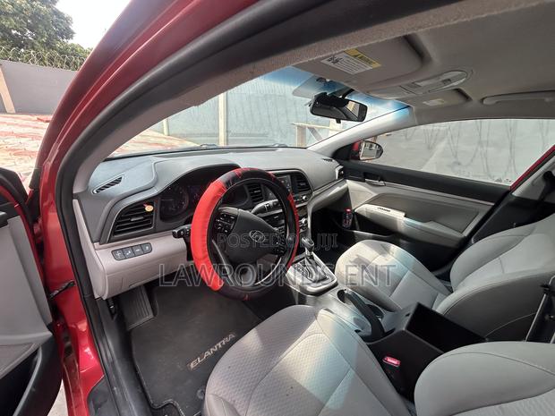 Hyundai Elantra SEL 2020 Red