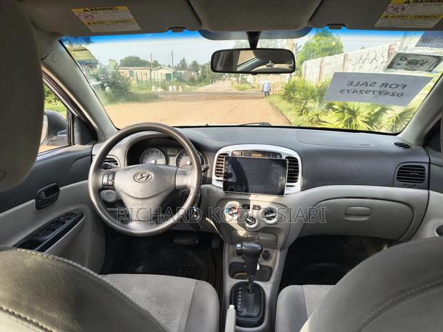 Hyundai Accent 2010 White