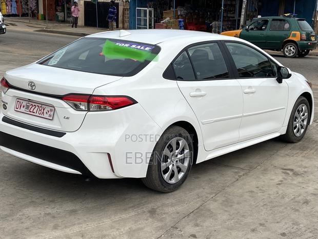 Toyota Corolla LE 2022 White