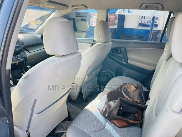 Toyota RAV4 2009 Blue
