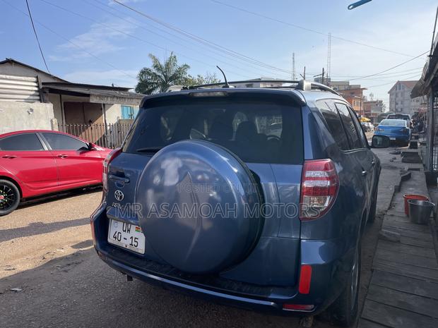 Toyota RAV4 2009 Blue