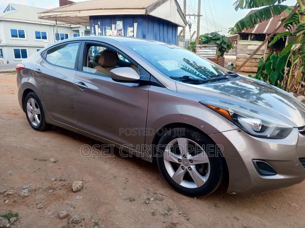 Hyundai Elantra Limited Sedan FWD (1.8L 4cyl 6A) 2013 Gray