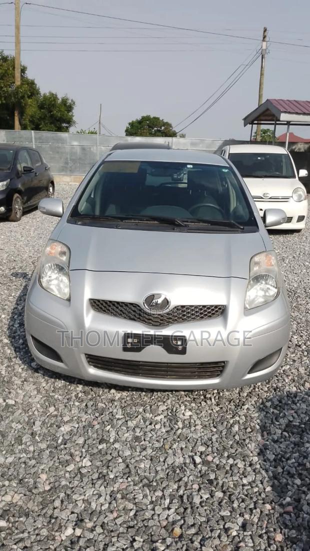 Toyota Vitz 2010 Gray