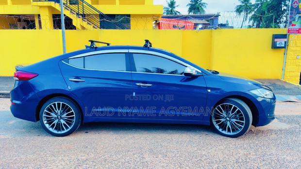 Hyundai Avante 2017 Blue