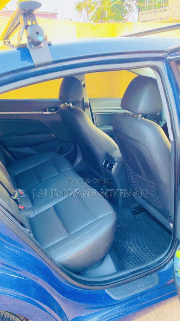Hyundai Avante 2017 Blue