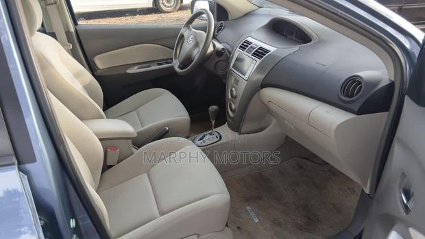 Toyota Belta 2010 Blue