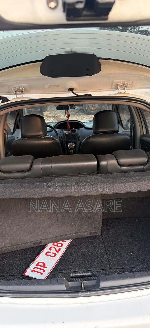 Toyota Yaris L Hatchback 5dr 2013 White