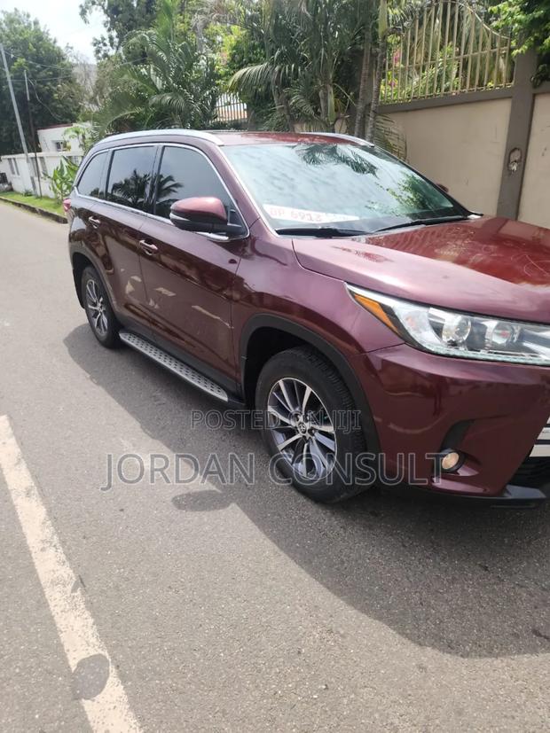 Toyota Highlander XLE 2019 Red